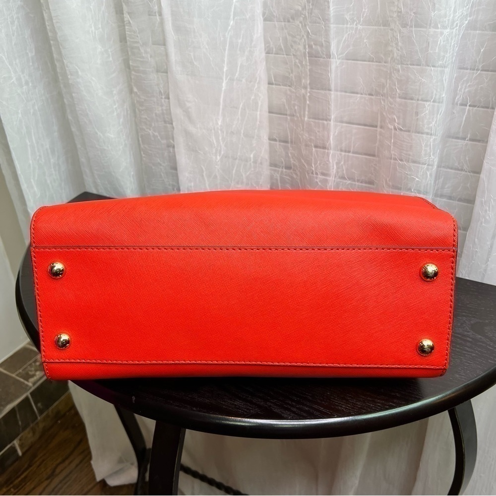 8- MICHAEL MICHAEL KORS Red Leather Hamilton Tote - Picture 8 of 9